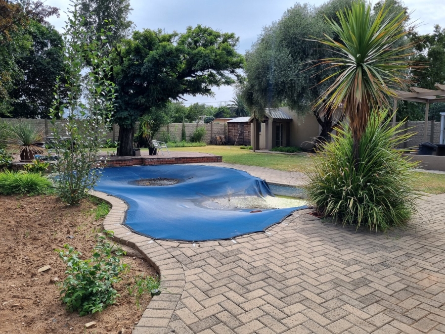 7 Bedroom Property for Sale in Brandwag Free State